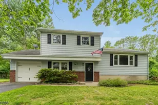 10 Lynnfield Terrace, Lopatcong Township, NJ 08865 - Photo 1