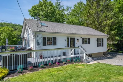 38 Oneida Ave, Hopatcong, NJ 07843 - Photo 3