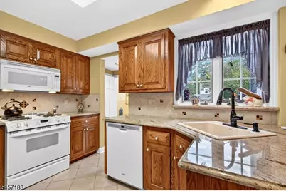665 Fairfield Way, Union Township, NJ 07083 - Photo 13