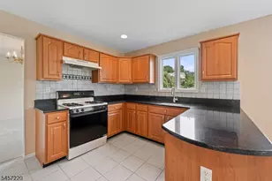 4 Hawthorn Dr, Roxbury Township, NJ 07876 - Photo 13