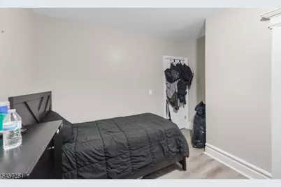 69 Oakland Ter, Newark, NJ 07106 - Photo 23