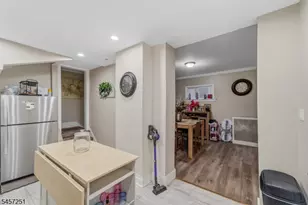 69 Oakland Terrace, Newark, NJ 07106 - Photo 15
