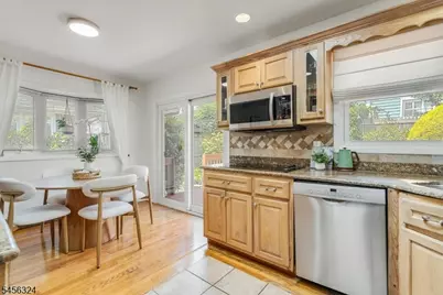 12 Francis Pl, Montclair, NJ 07042 - Photo 9