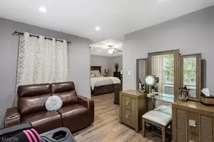 145 Levinberg Ln, Wayne, NJ 07470 - Photo 21