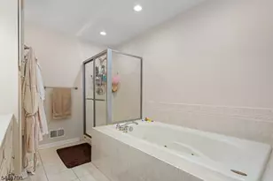 145 Levinberg Ln, Wayne, NJ 07470 - Photo 25