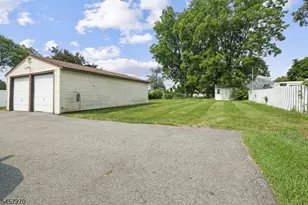 124 Weinmanns Blvd, Wayne, NJ 07470 - Photo 11