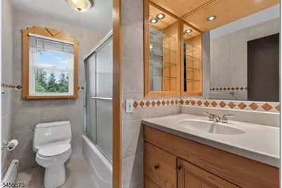 42 Hanover Pl, Wayne, NJ 07470 - Photo 17