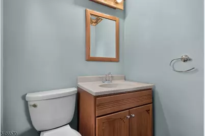 42 Hanover Pl, Wayne, NJ 07470 - Photo 23