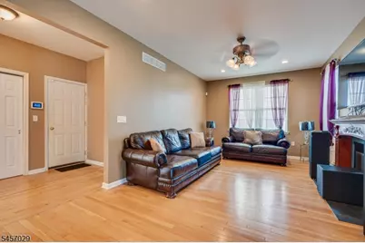 103 Timberhill Dr, Franklin Township, NJ 08823 - Photo 9