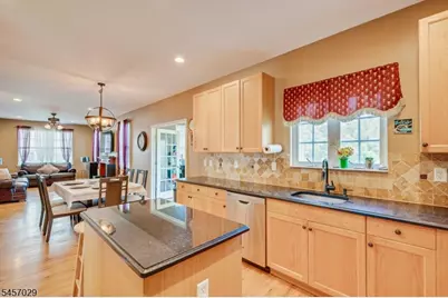 103 Timberhill Dr, Franklin Township, NJ 08823 - Photo 7