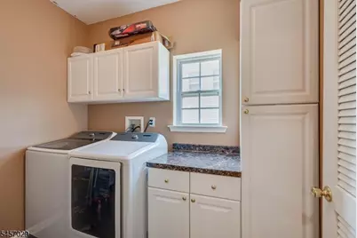 103 Timberhill Dr, Franklin Township, NJ 08823 - Photo 13