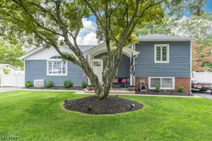 18 Clover Pl, Mine Hill, NJ 07803 - Photo 1