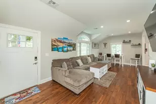 18 Clover Pl, Mine Hill, NJ 07803 - Photo 3