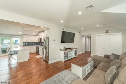 18 Clover Place, Mine Hill, NJ 07803 - Photo 5