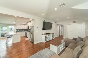 18 Clover Pl, Mine Hill, NJ 07803 - Photo 5