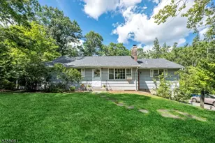 115 Riverwood Ave, Bedminster Township, NJ 07921 - Photo 3