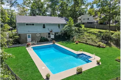 115 Riverwood Ave, Bedminster Township, NJ 07921 - Photo 5