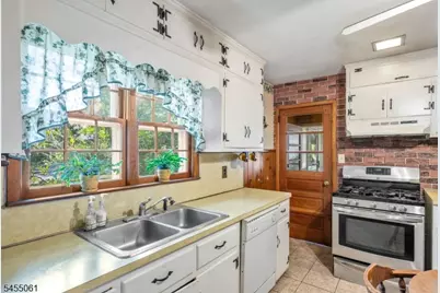115 Riverwood Ave, Bedminster Township, NJ 07921 - Photo 11