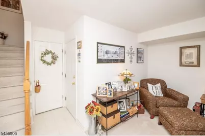 203 Hudson Ct, Independence Township, NJ 07840 - Photo 5