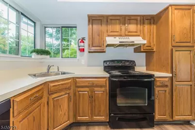 72 Sage Court Ondo, Bedminster Township, NJ 07921 - Photo 9