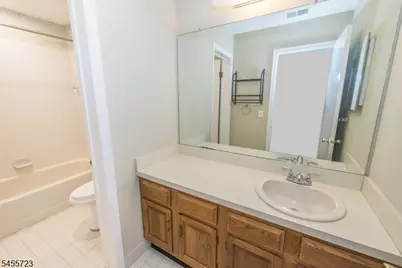 72 Sage Court Ondo, Bedminster Township, NJ 07921 - Photo 17