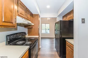 72 Sage Ct Ondo, Bedminster Township, NJ 07921 - Photo 11