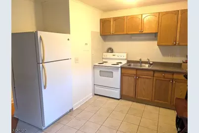 29 Brady Blvd Unit 6, Jefferson Township, NJ 07849 - Photo 3