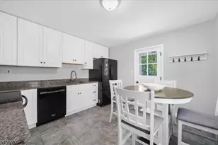 16 Abbott Ct, Flemington, NJ 08822 - Photo 7