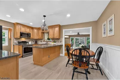 70 Old Mountain Rd, Clinton Township, NJ 08833 - Photo 17