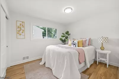100 Pier Ln, Fairfield, NJ 07004 - Photo 17