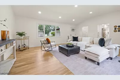 100 Pier Ln, Fairfield, NJ 07004 - Photo 3