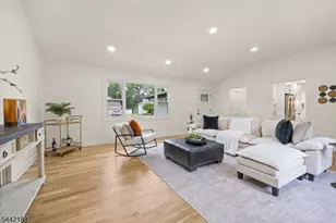100 Pier Ln, Fairfield, NJ 07004 - Photo 3