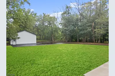 100 Pier Ln, Fairfield, NJ 07004 - Photo 19