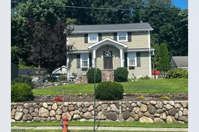 140 Watchung Dr, Hawthorne, NJ 07506 - Photo 1