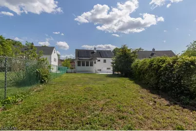 19 Jonquil Cir, Woodbridge Township, NJ 08863 - Photo 7