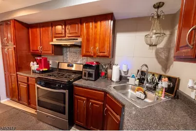233-12 Nesbit Ter, Irvington, NJ 07111 - Photo 5