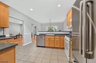 7 Pinehurst Cir, Clinton Township, NJ 08801 - Photo 5
