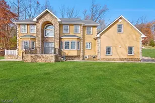 1121 N Washington Ave, Green Brook Township, NJ 08812 - Photo 1