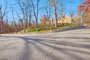 1121 N Washington Ave, Green Brook Township, NJ 08812 - Photo 29