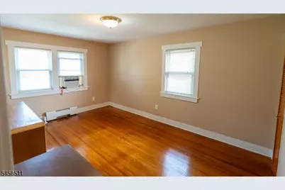30 Carnation St, Bergenfield, NJ 07621 - Photo 9