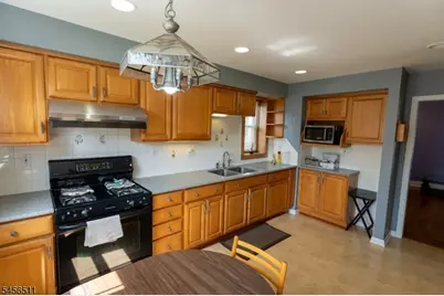 30 Carnation St, Bergenfield, NJ 07621 - Photo 7