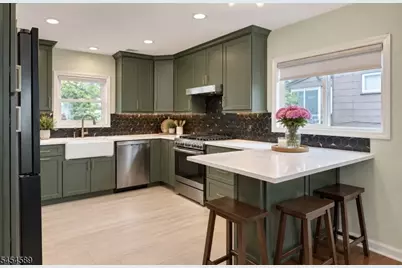 35 Sunrise Ter, Cedar Grove, NJ 07009 - Photo 9