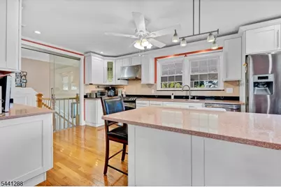 111 Walton Ave, Union Township, NJ 07083 - Photo 15