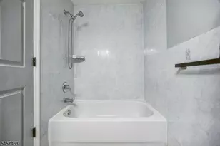 708 Ocean Ave, Jersey City, NJ 07305 - Photo 17