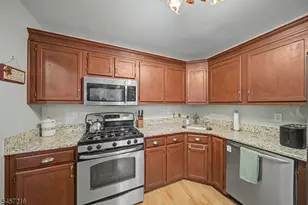 42 Hickory Way, Mount Arlington, NJ 07856 - Photo 9