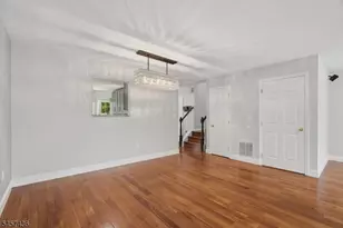 8 Ashley Ct, Franklin Township, NJ 08873 - Photo 11