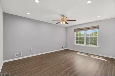 8 Ashley Ct, Franklin Township, NJ 08873 - Photo 15