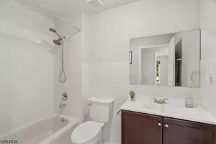 8 Ashley Ct, Franklin Township, NJ 08873 - Photo 23