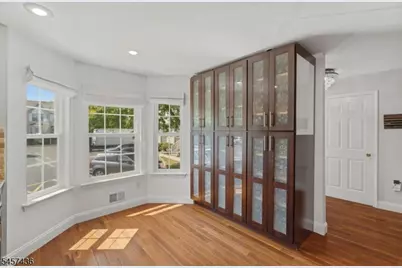 8 Ashley Ct, Franklin Township, NJ 08873 - Photo 5