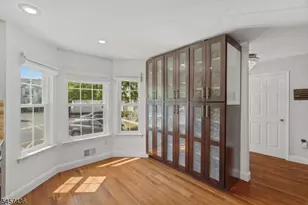 8 Ashley Ct, Franklin Township, NJ 08873 - Photo 5